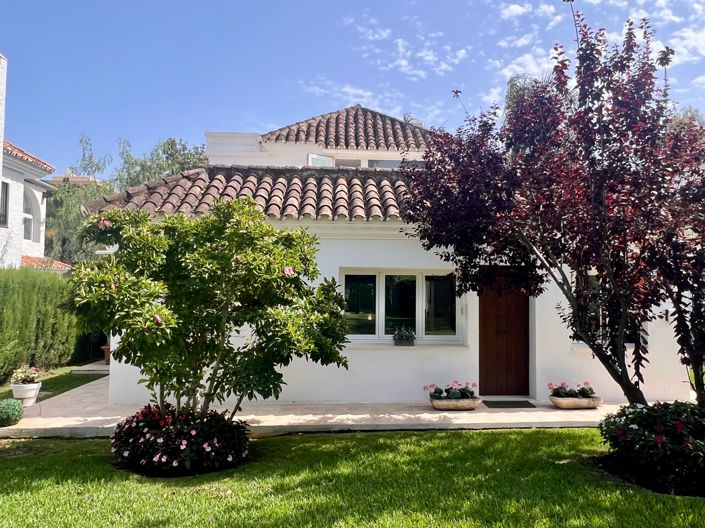 Image No.1-4 Bed Villa for sale