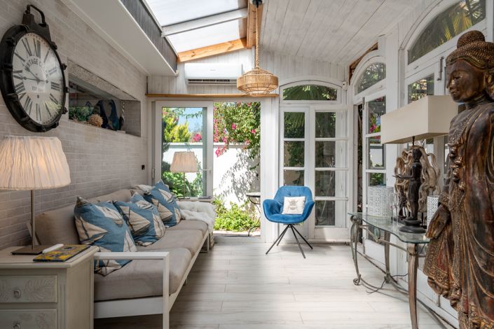 Image No.13-2 Bed House for sale