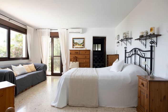 Image No.17-6 Bed Villa for sale