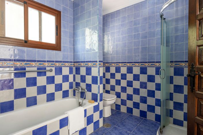 Image No.20-6 Bed Villa for sale