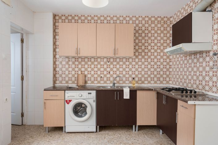 Image No.13-3 Bed House for sale