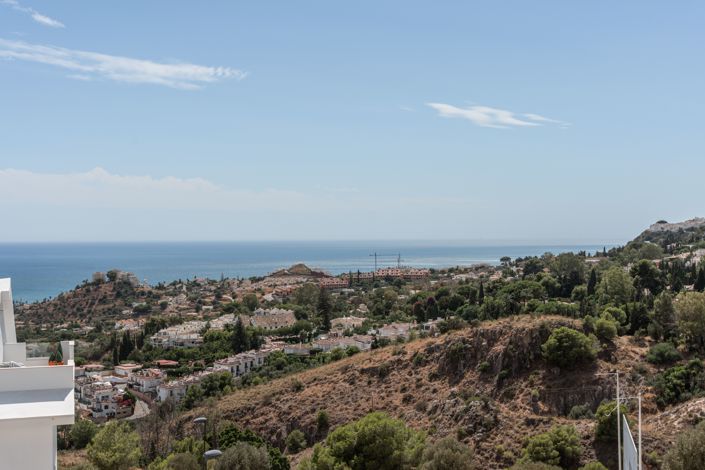 Image No.14-4 Bed Townhouse for sale