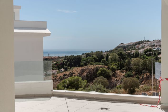 Image No.19-4 Bed Townhouse for sale