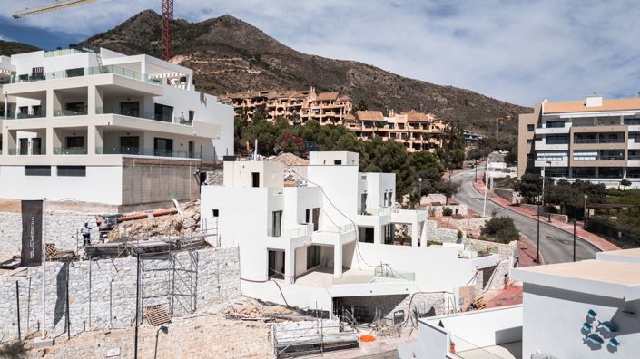 Image No.25-4 Bed Townhouse for sale