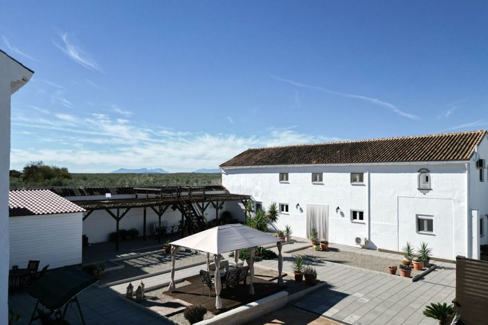 Image No.2-7 Bed Villa for sale