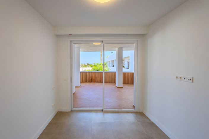 Image No.30-2 Bed Apartment for sale