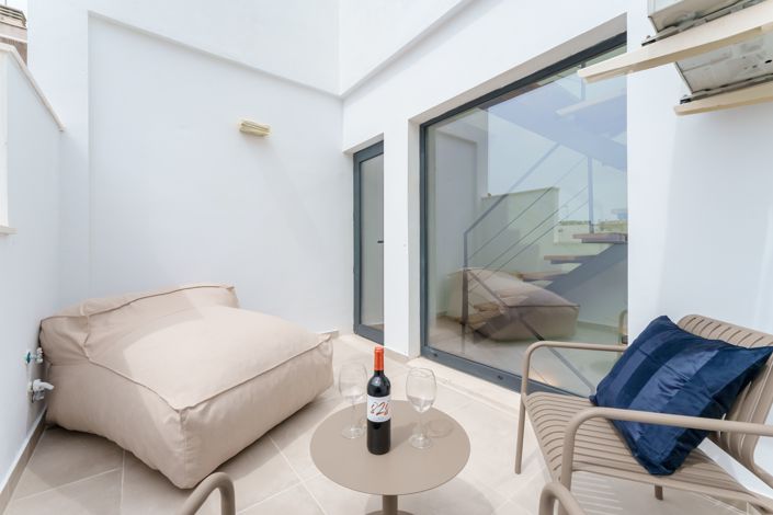 Image No.1-3 Bed Townhouse for sale