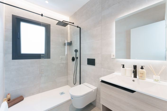 Image No.21-3 Bed Townhouse for sale