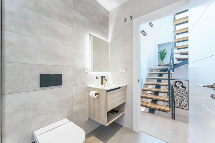 Image No.22-3 Bed Townhouse for sale