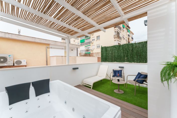 Image No.1-3 Bed Townhouse for sale