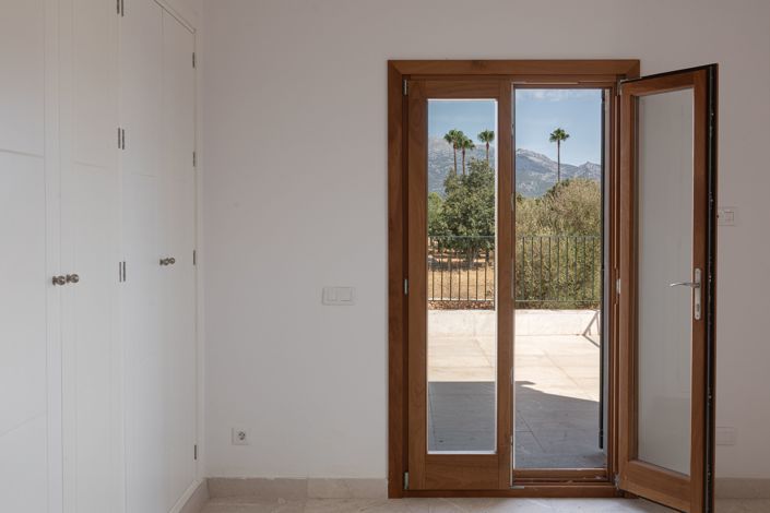 Image No.29-5 Bed House for sale