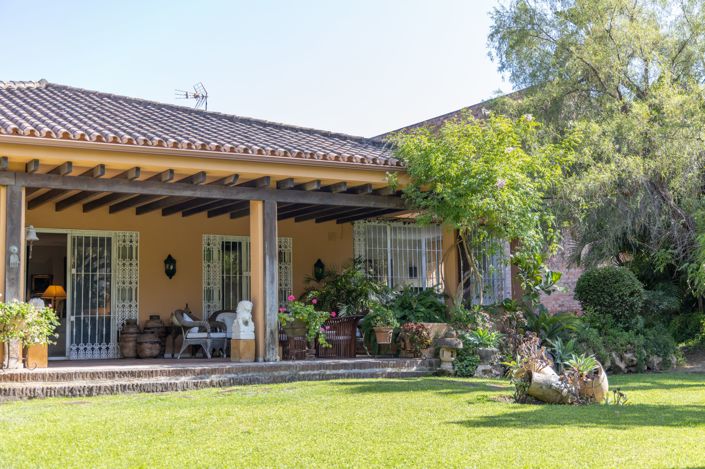 Image No.1-4 Bed Villa for sale