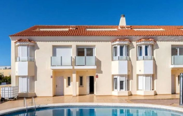Image No.1-4 Bed Townhouse for sale