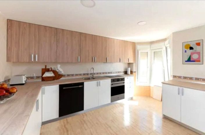 Image No.4-4 Bed Townhouse for sale