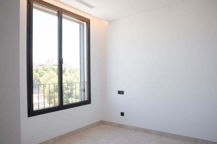 Image No.23-2 Bed Apartment for sale