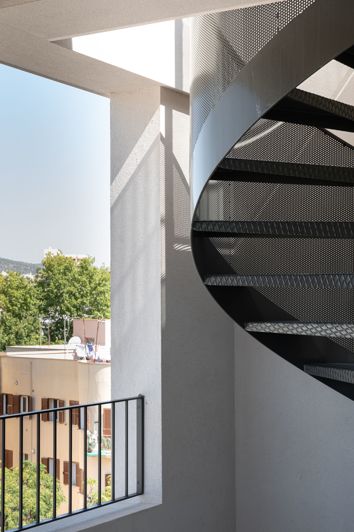 Image No.28-2 Bed Apartment for sale