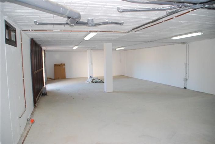 Image No.10-3 Bed House for sale