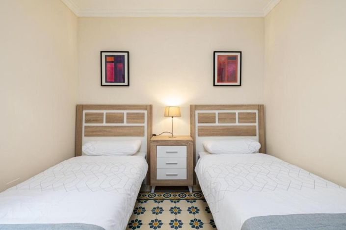 Image No.19-5 Bed House for sale