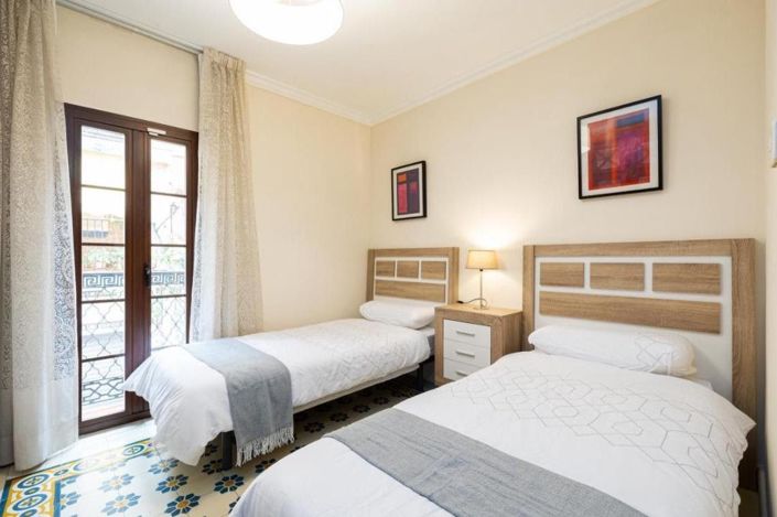 Image No.20-5 Bed House for sale