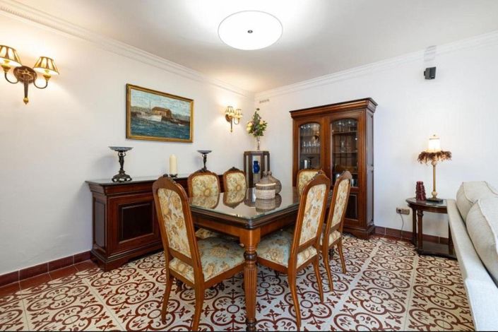 Image No.24-5 Bed House for sale