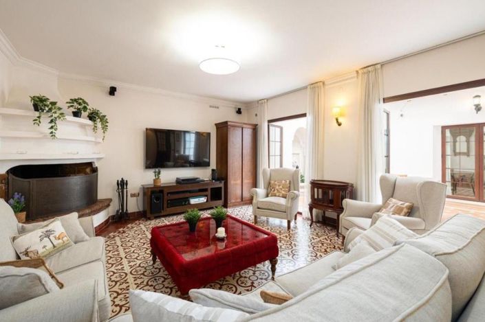 Image No.3-5 Bed House for sale