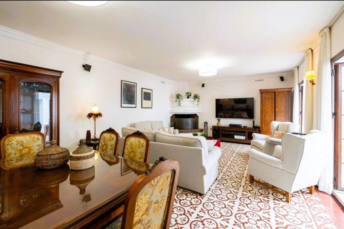 Image No.5-5 Bed House for sale