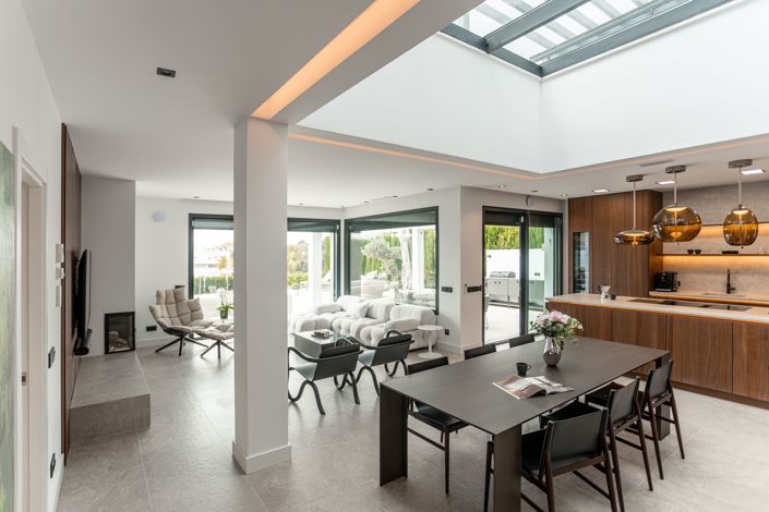 Image No.12-4 Bed House for sale