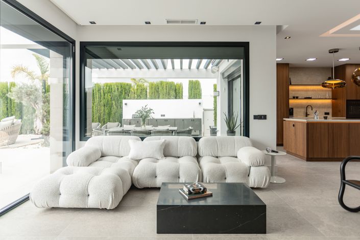 Image No.10-4 Bed House for sale