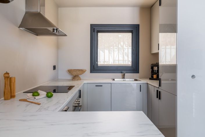 Image No.10-2 Bed Townhouse for sale