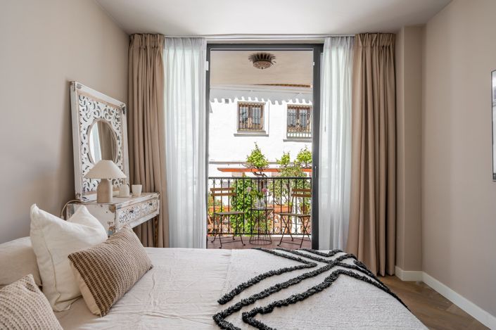 Image No.17-2 Bed Townhouse for sale