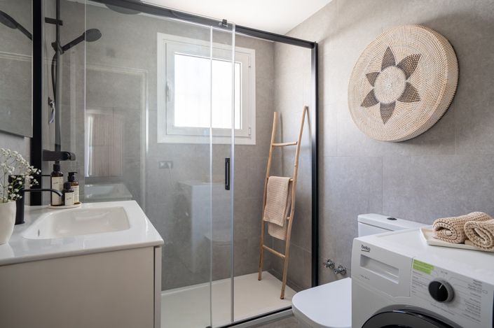 Image No.19-2 Bed Townhouse for sale