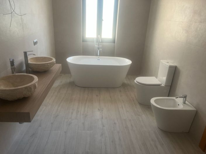 Image No.25-4 Bed House for sale