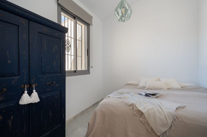 Image No.18-5 Bed Townhouse for sale