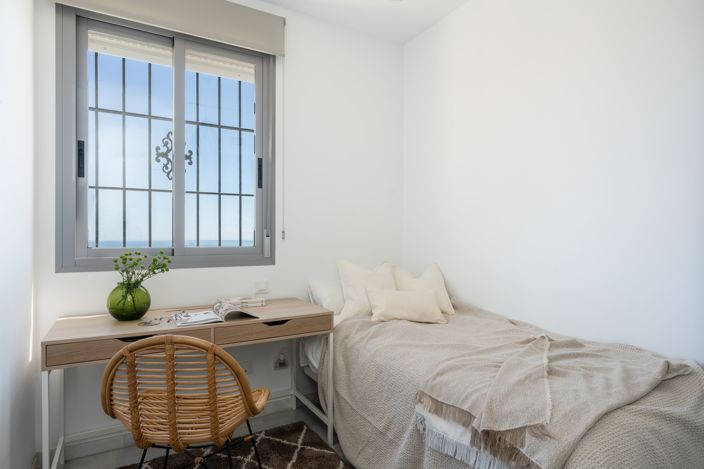 Image No.26-5 Bed Townhouse for sale