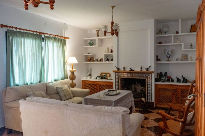 Image No.3-4 Bed Villa for sale