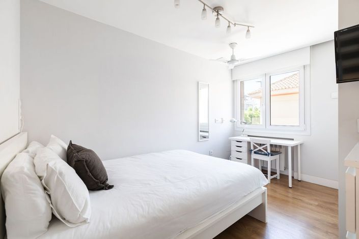 Image No.21-4 Bed House for sale