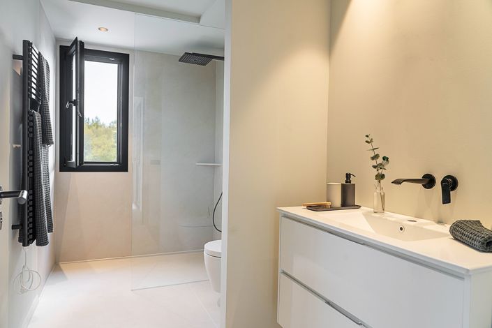 Image No.11-4 Bed House for sale