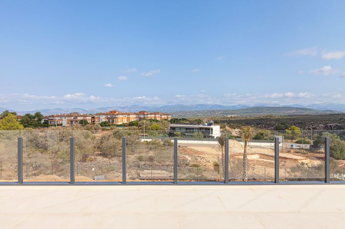 Image No.17-4 Bed House for sale