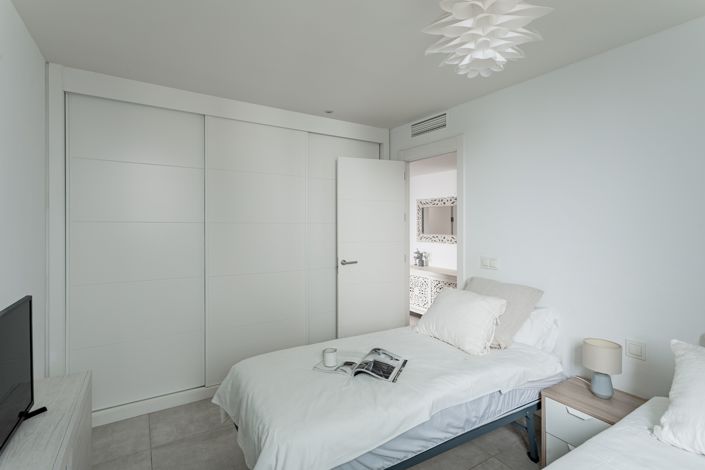 Image No.18-3 Bed Apartment for sale