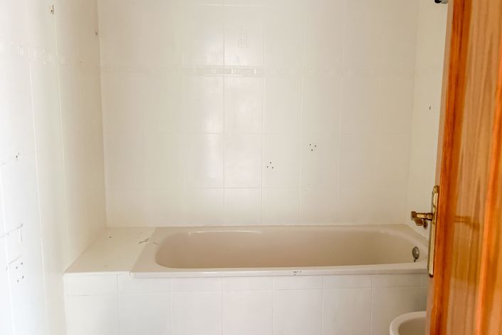 Image No.12-1 Bed Apartment for sale