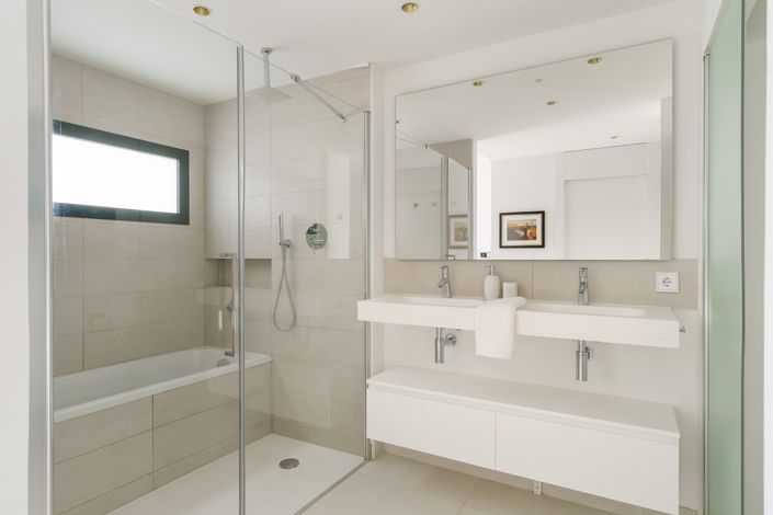 Image No.15-3 Bed Apartment for sale