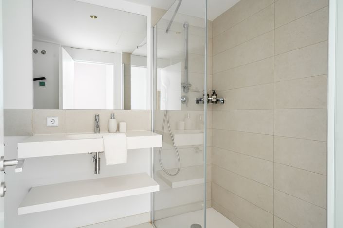 Image No.18-3 Bed Apartment for sale