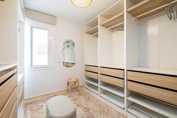 Image No.21-4 Bed Apartment for sale