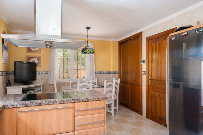 Image No.12-5 Bed Villa for sale