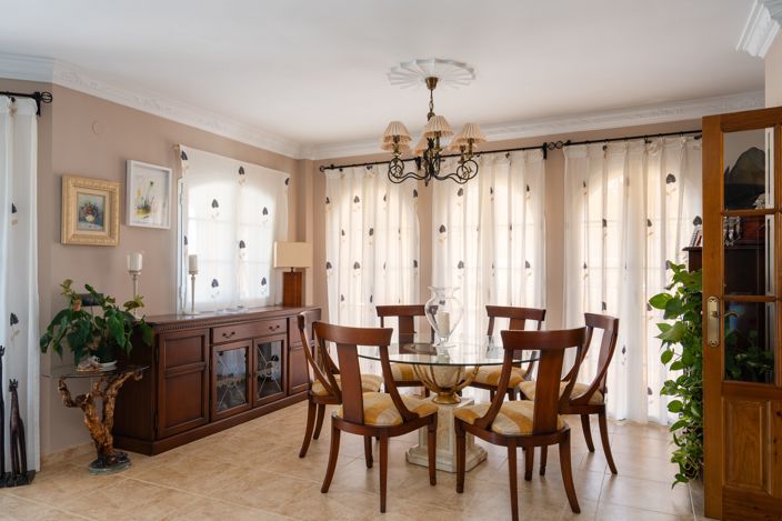 Image No.14-5 Bed Villa for sale