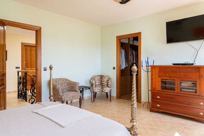 Image No.27-5 Bed Villa for sale