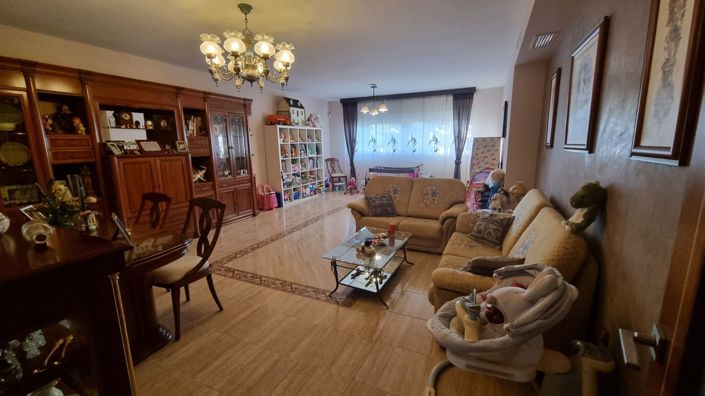 Image No.11-4 Bed House for sale