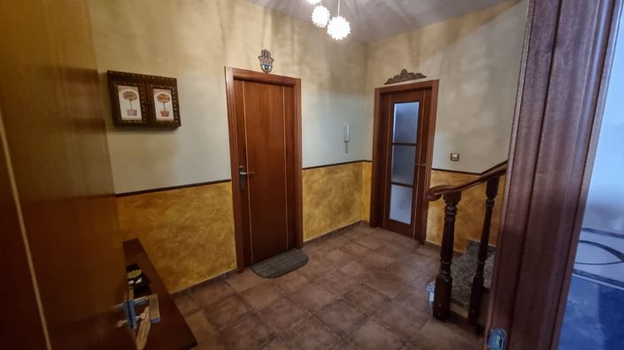 Image No.28-4 Bed House for sale