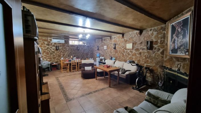 Image No.30-4 Bed House for sale