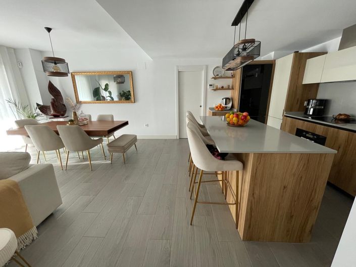 Image No.11-3 Bed Apartment for sale